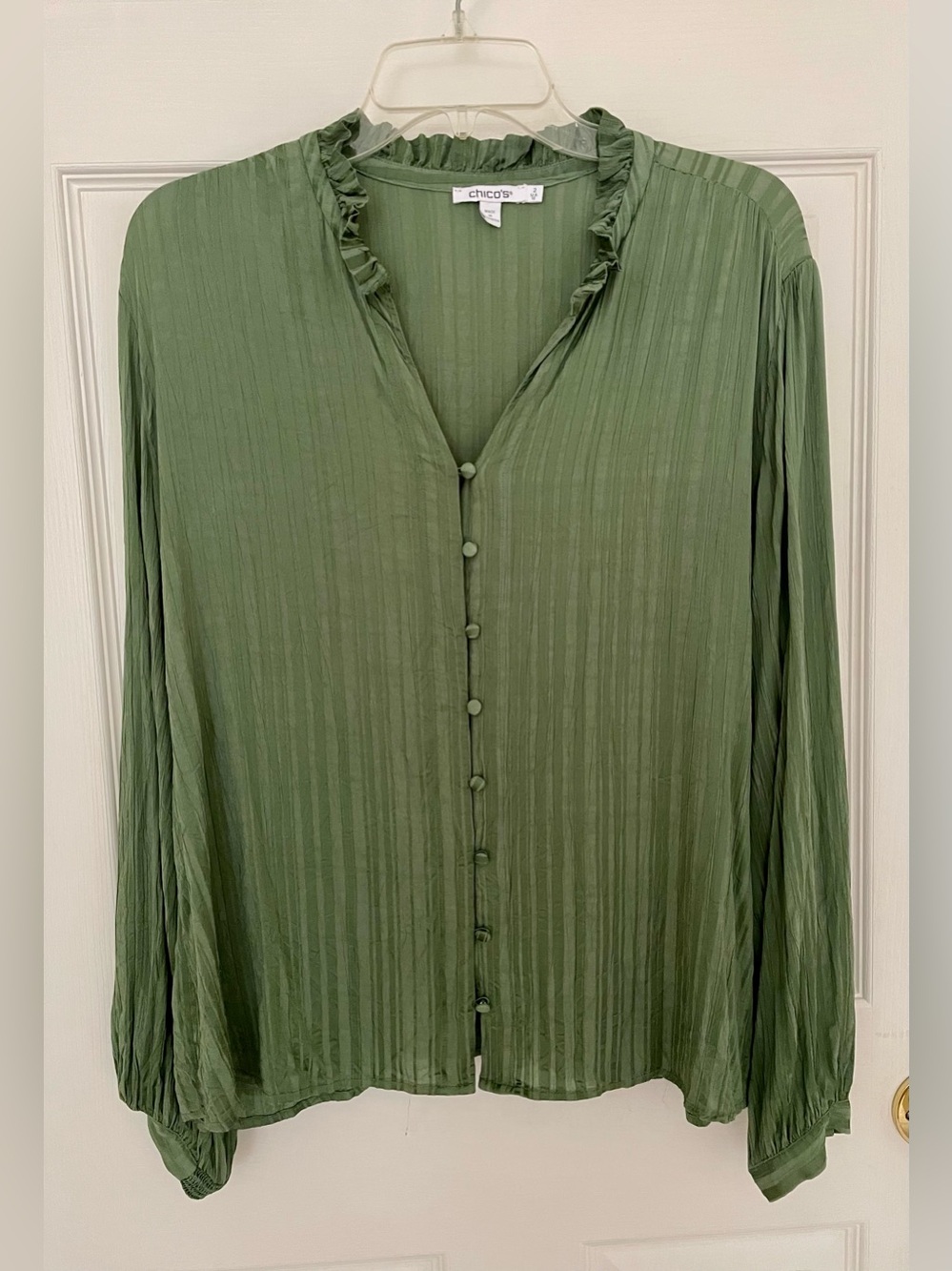Chico's Olive Green Ruffle Trim Button-Front Blouse size 2 (L)